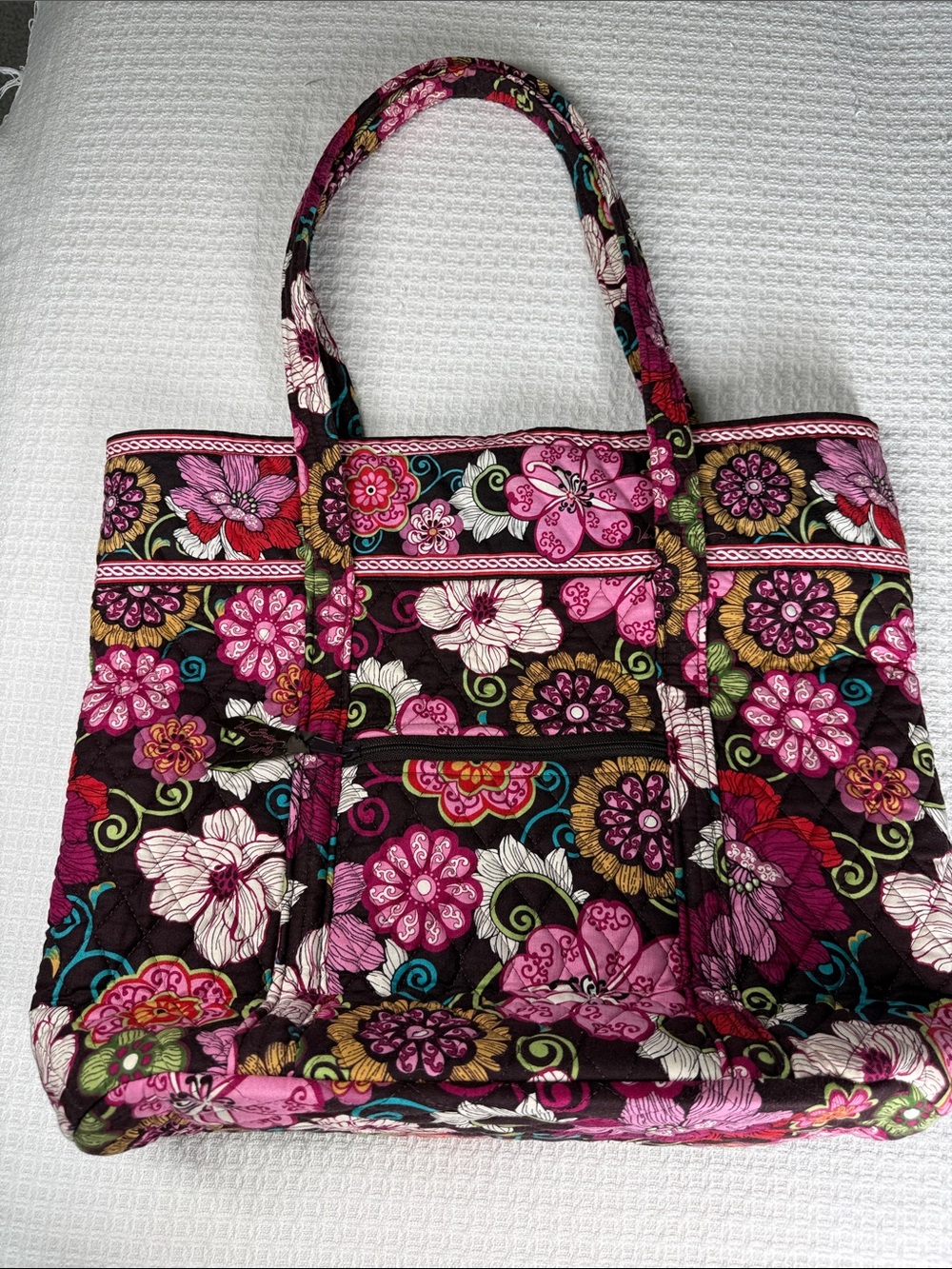 Vera Bradley quilted tote in pink Mod Floral pattern with matching small wallet - Picture 4 of 15